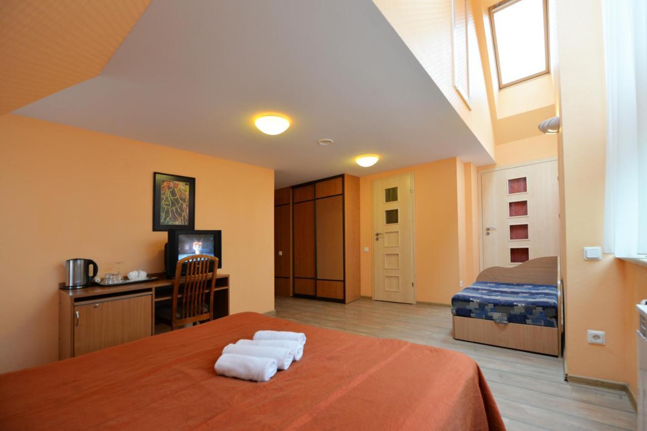 Hotel Raze Palanga Esterno foto