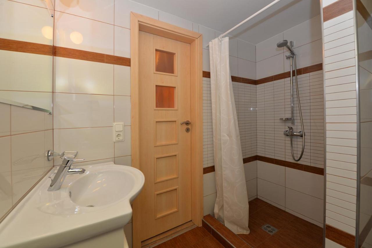 Hotel Raze Palanga Esterno foto