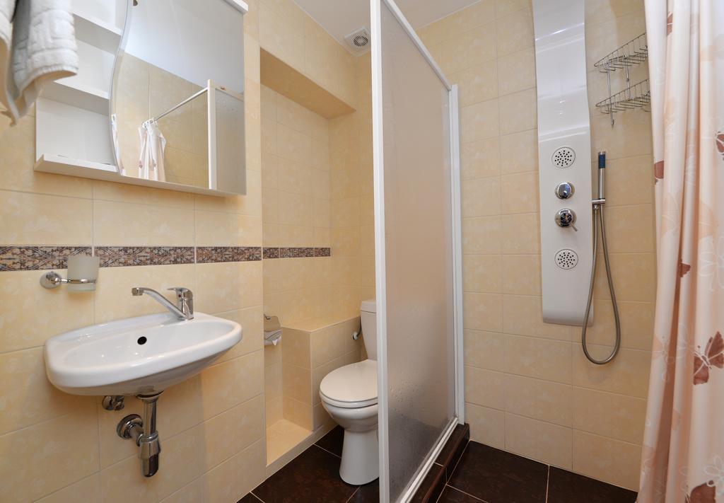 Hotel Raze Palanga Esterno foto